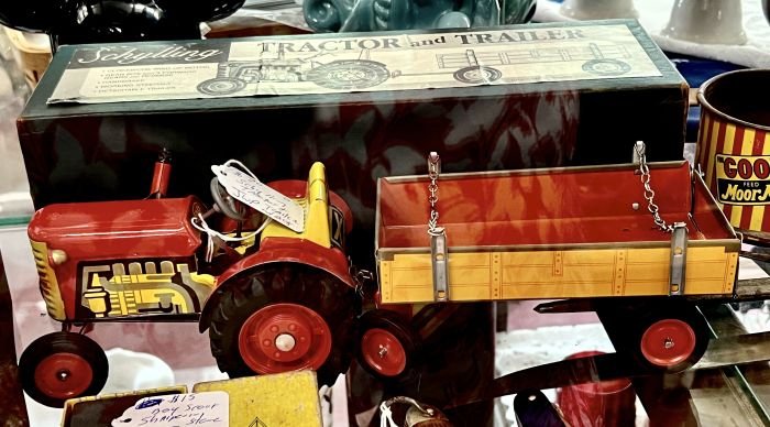 Schylling tractor & trailer w/box