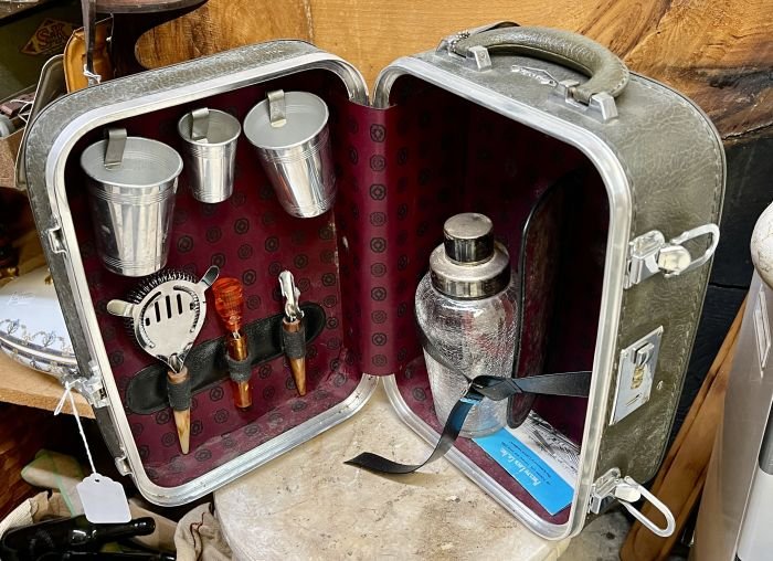 Travel bar