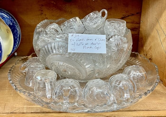 XL punch bowl & tray w/assorted punch cups